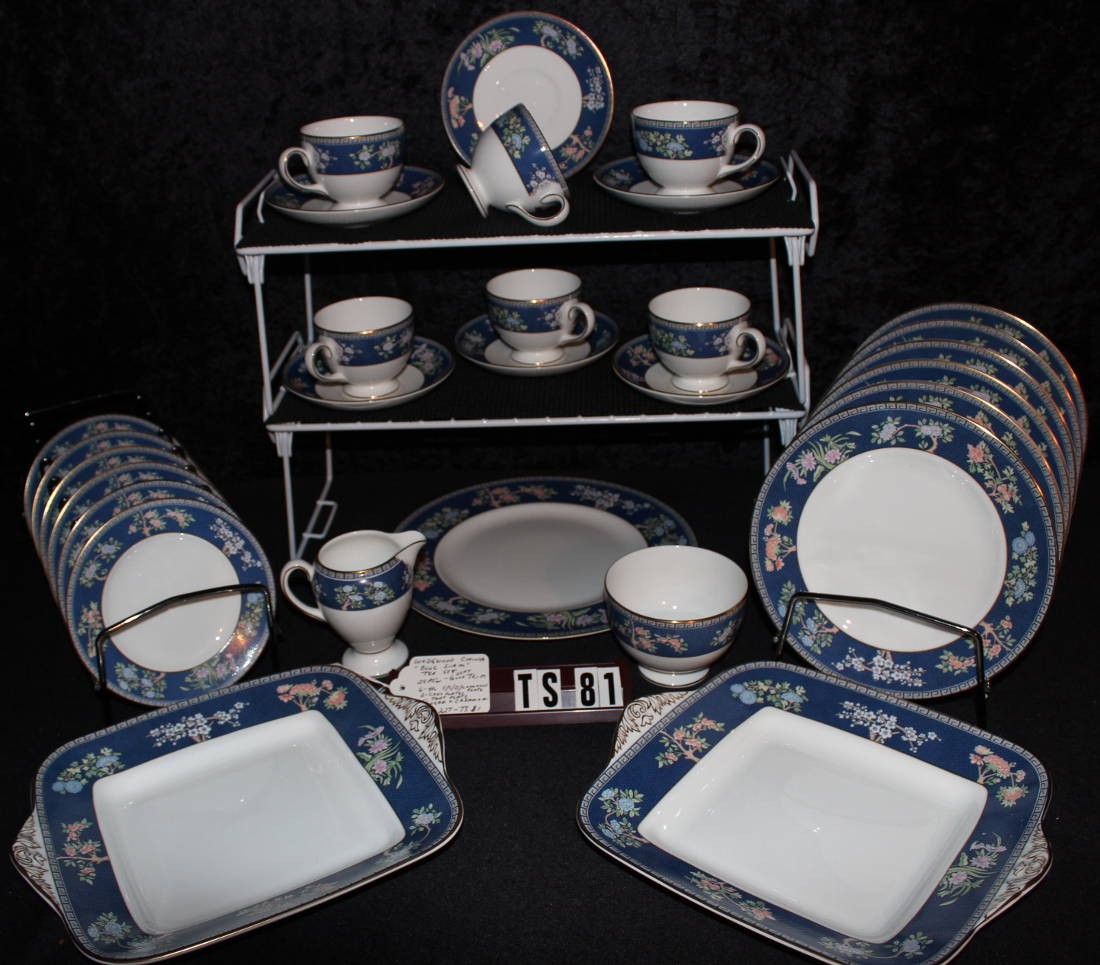 WEDGWOOD china BLUE SIAM pattern 5pc PLACE SETTING cup saucer dinner salad bread 