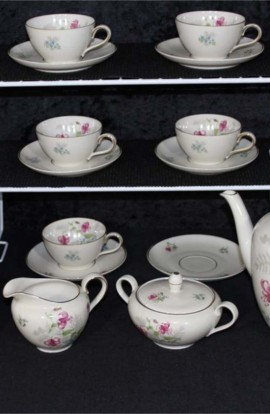 Bavaria Johann Seltmann VohenstrauB 1816 109 F Pattern Fine Bone China Tea Set , Sugar and Creamer
