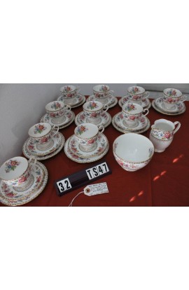 Royal Grafton Fine Bone China Vintage Malvern Pattern 6527N Vintage Tea Set