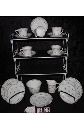 English Fine Bone China Small Blue Flower Pattern 17-Piece  Vintage